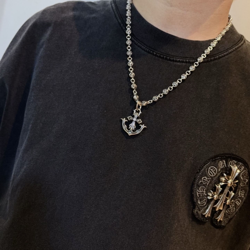 Ch*0me He**ts necklaces